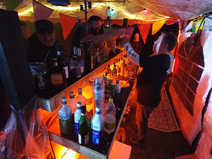 Bliver der holdt fester og/eller særlige hyggeaftener i løbet af byggeperioden?